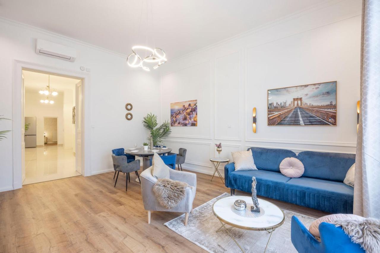 Luxurious Central Grand Home W/ 3Bedrm 2Bathrm ブダペスト エクステリア 写真