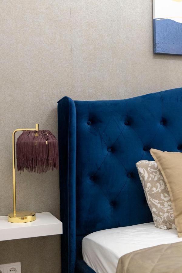 Luxurious Central Grand Home W/ 3Bedrm 2Bathrm ブダペスト エクステリア 写真